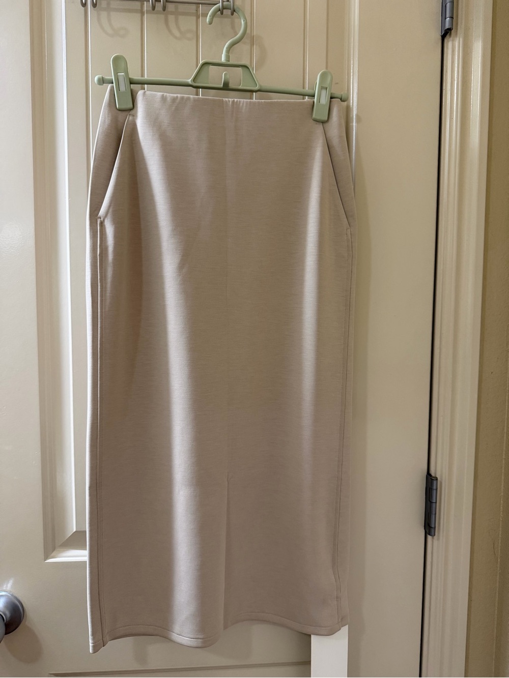 lululemon athletica Softstreme HR Midi Skirt, NWT, Size 4